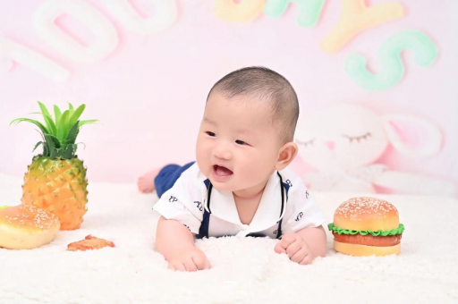 荣成宝宝在妈妈肚子里
